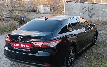 Toyota Camry, 2021 год, 3 600 000 рублей, 4 фотография