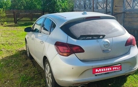 Opel Astra J, 2011 год, 850 000 рублей, 3 фотография