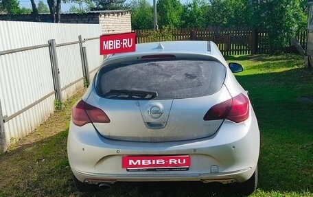 Opel Astra J, 2011 год, 850 000 рублей, 2 фотография