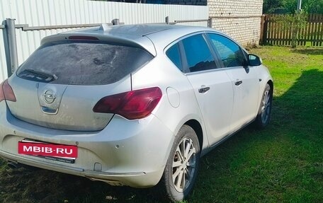 Opel Astra J, 2011 год, 850 000 рублей, 4 фотография