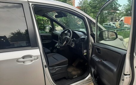 Toyota Voxy III, 2019 год, 2 700 000 рублей, 2 фотография