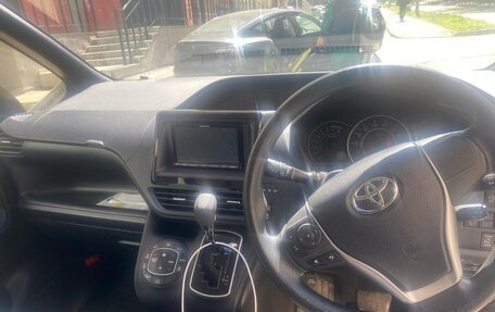 Toyota Voxy III, 2019 год, 2 700 000 рублей, 11 фотография