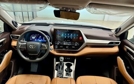 Toyota Highlander, 2025 год, 6 190 000 рублей, 13 фотография