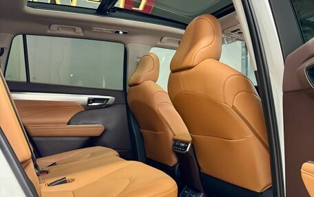 Toyota Highlander, 2025 год, 6 190 000 рублей, 11 фотография