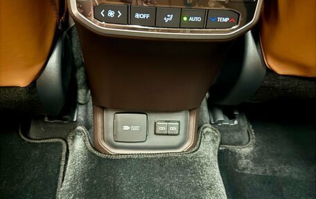 Toyota Highlander, 2025 год, 6 190 000 рублей, 24 фотография