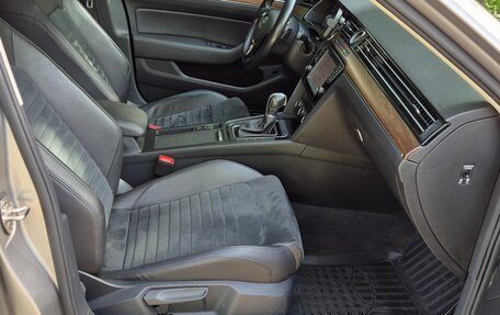 Volkswagen Passat B8 рестайлинг, 2016 год, 2 090 000 рублей, 24 фотография