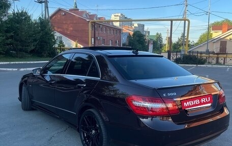 Mercedes-Benz E-Класс, 2012 год, 2 250 000 рублей, 3 фотография