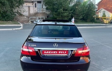 Mercedes-Benz E-Класс, 2012 год, 2 250 000 рублей, 4 фотография