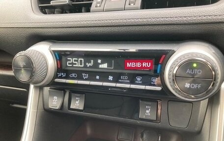 Toyota RAV4, 2021 год, 2 000 060 рублей, 16 фотография