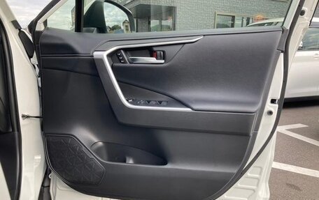 Toyota RAV4, 2021 год, 2 000 060 рублей, 15 фотография