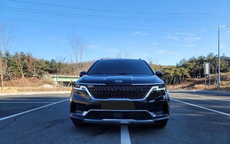KIA Carnival, 2021 год, 2 300 200 рублей, 2 фотография