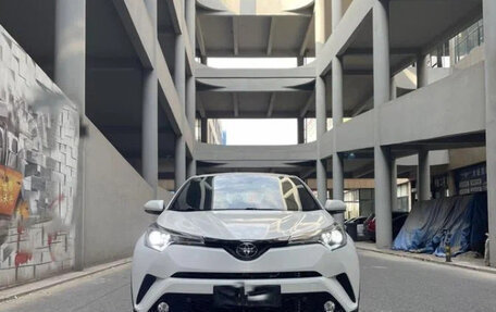 Toyota C-HR I рестайлинг, 2021 год, 1 290 200 рублей, 2 фотография