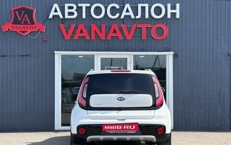 KIA Soul II рестайлинг, 2018 год, 1 750 000 рублей, 7 фотография