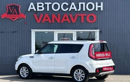 KIA Soul II рестайлинг, 2018 год, 1 750 000 рублей, 6 фотография