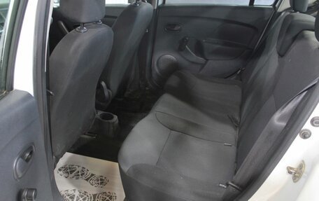 Renault Logan II, 2019 год, 570 000 рублей, 18 фотография