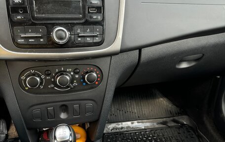 Renault Logan II, 2019 год, 650 000 рублей, 16 фотография