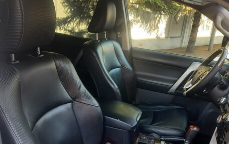 Toyota Land Cruiser Prado 150 рестайлинг 2, 2010 год, 3 000 000 рублей, 13 фотография