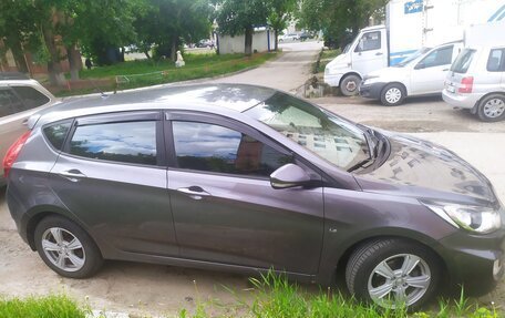 Hyundai Solaris II рестайлинг, 2012 год, 870 000 рублей, 2 фотография