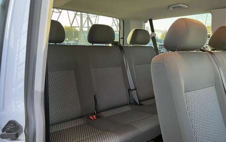 Volkswagen Caravelle T5, 2013 год, 2 449 000 рублей, 13 фотография