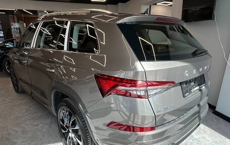 Skoda Kodiaq I, 2024 год, 4 350 000 рублей, 4 фотография
