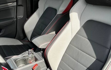 Volkswagen Golf GTI, 2022 год, 4 500 000 рублей, 29 фотография