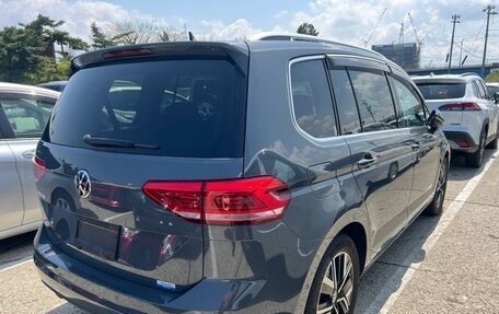 Volkswagen Touran III, 2022 год, 1 528 099 рублей, 5 фотография