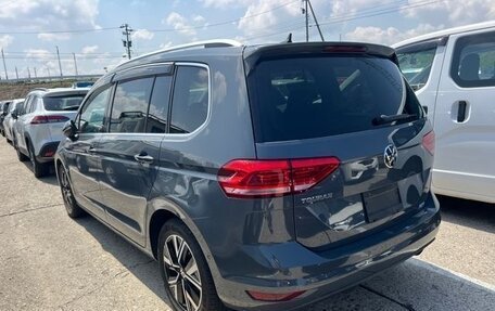 Volkswagen Touran III, 2022 год, 1 528 099 рублей, 6 фотография