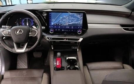 Lexus RX IV рестайлинг, 2024 год, 8 500 000 рублей, 7 фотография