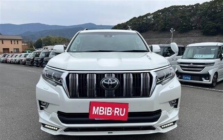 Toyota Land Cruiser Prado 150 рестайлинг 2, 2022 год, 4 100 000 рублей, 2 фотография