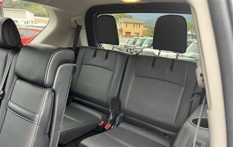 Toyota Land Cruiser Prado 150 рестайлинг 2, 2022 год, 4 100 000 рублей, 17 фотография