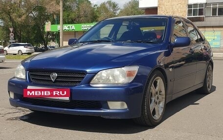 Toyota Altezza, 2001 год, 750 000 рублей, 2 фотография