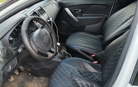 Renault Logan II, 2017 год, 370 000 рублей, 5 фотография