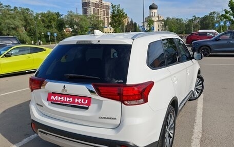 Mitsubishi Outlander III рестайлинг 3, 2019 год, 2 515 000 рублей, 5 фотография