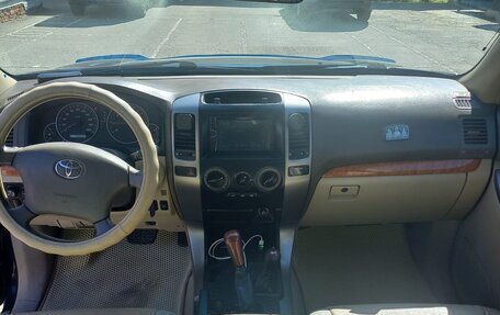 Toyota Land Cruiser Prado 120 рестайлинг, 2004 год, 1 600 000 рублей, 2 фотография
