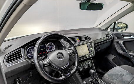 Volkswagen Tiguan II, 2017 год, 2 490 000 рублей, 17 фотография