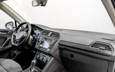 Volkswagen Tiguan II, 2017 год, 2 490 000 рублей, 11 фотография