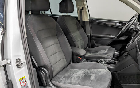 Volkswagen Tiguan II, 2017 год, 2 490 000 рублей, 23 фотография
