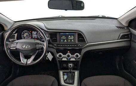 Hyundai Elantra VI рестайлинг, 2019 год, 1 820 000 рублей, 24 фотография