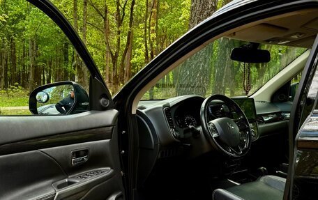 Mitsubishi Outlander III рестайлинг 3, 2017 год, 2 050 000 рублей, 7 фотография