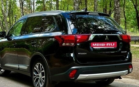 Mitsubishi Outlander III рестайлинг 3, 2017 год, 2 050 000 рублей, 4 фотография