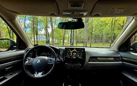 Mitsubishi Outlander III рестайлинг 3, 2017 год, 2 050 000 рублей, 12 фотография