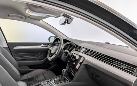 Volkswagen Passat B8 рестайлинг, 2021 год, 3 150 000 рублей, 11 фотография