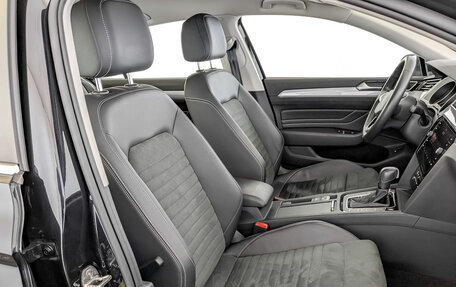 Volkswagen Passat B8 рестайлинг, 2021 год, 3 150 000 рублей, 24 фотография