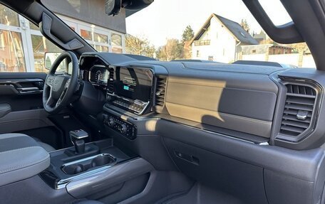 Chevrolet Silverado, 2025 год, 13 500 000 рублей, 19 фотография