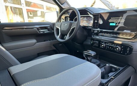 Chevrolet Silverado, 2025 год, 13 500 000 рублей, 18 фотография