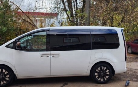 Hyundai Staria, 2022 год, 5 600 000 рублей, 5 фотография