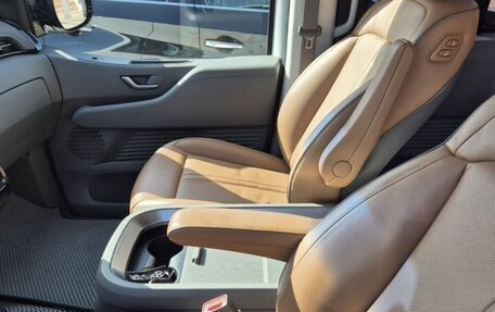 Hyundai Staria, 2022 год, 5 600 000 рублей, 11 фотография