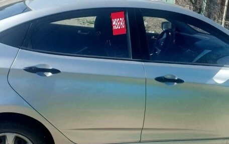 Hyundai Solaris II рестайлинг, 2011 год, 520 000 рублей, 6 фотография