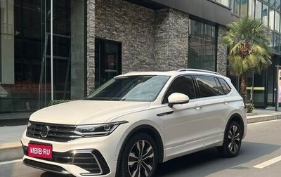 Volkswagen Tiguan II, 2022 год, 3 240 000 рублей, 1 фотография