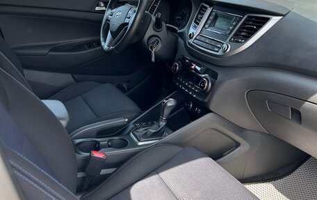 Hyundai Tucson III, 2018 год, 2 350 000 рублей, 12 фотография